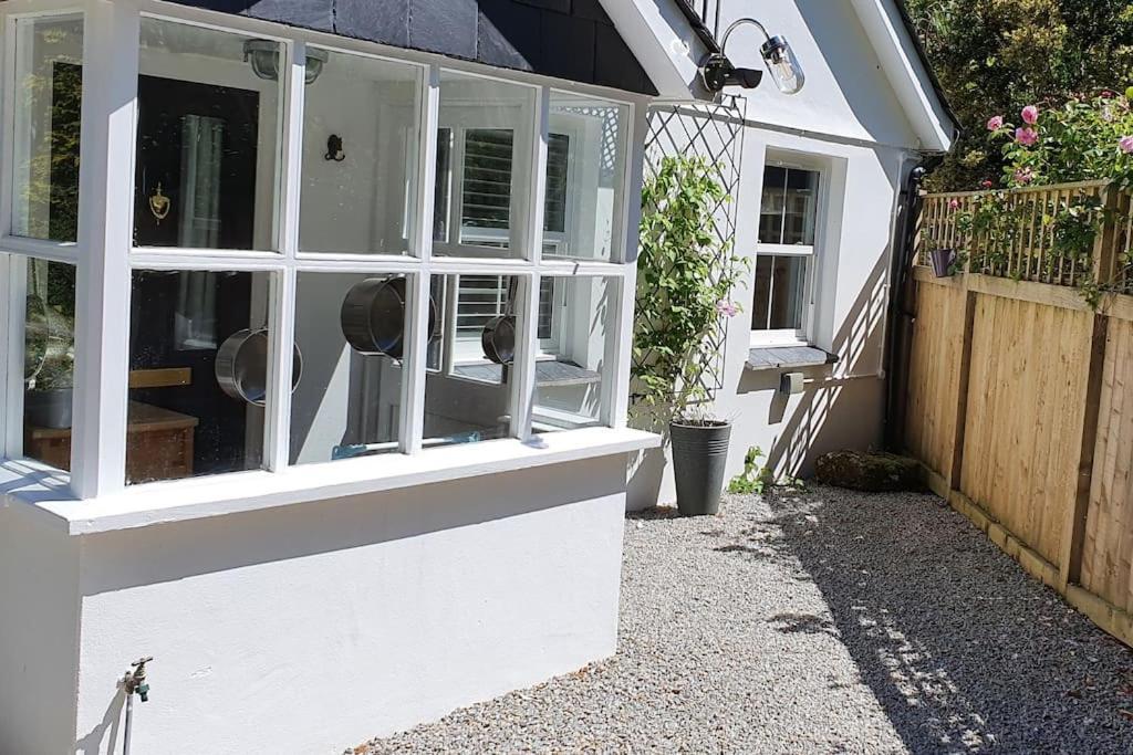 Bijou Coastal Apartment In Polperro With Hot Tub Onsite Parking Downhill Walk To Village Dış mekan fotoğraf