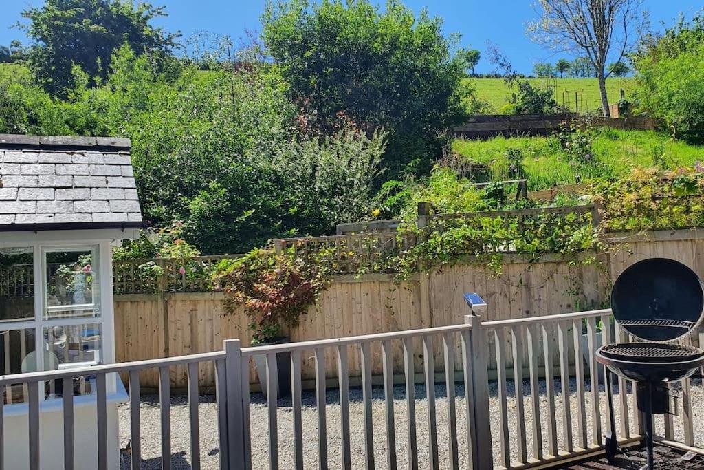 Bijou Coastal Apartment In Polperro With Hot Tub Onsite Parking Downhill Walk To Village Dış mekan fotoğraf